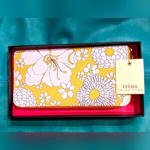 Trina Turk Yellow and White Floral Card Holder Wallet. NWT